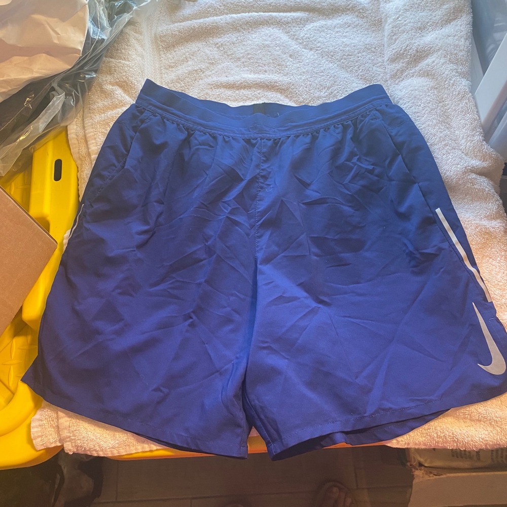 Nike Mens Running Shorts Blue 7 Inch Inseam Zipper Pocket Reflective Swoosh M